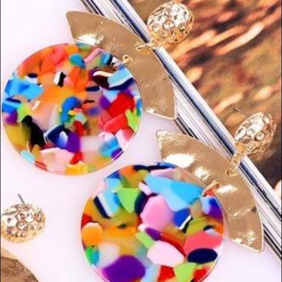 All Gone🔹3/$25🔹HP🎉Acrylic Boho Drop Earrings - Picture 3 of 4